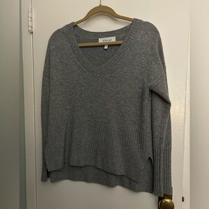 DEREK LAM 10 CROSBY Gray V-Neck Cashmere Sweater Hi- Low Hem Sweater
Size S/P